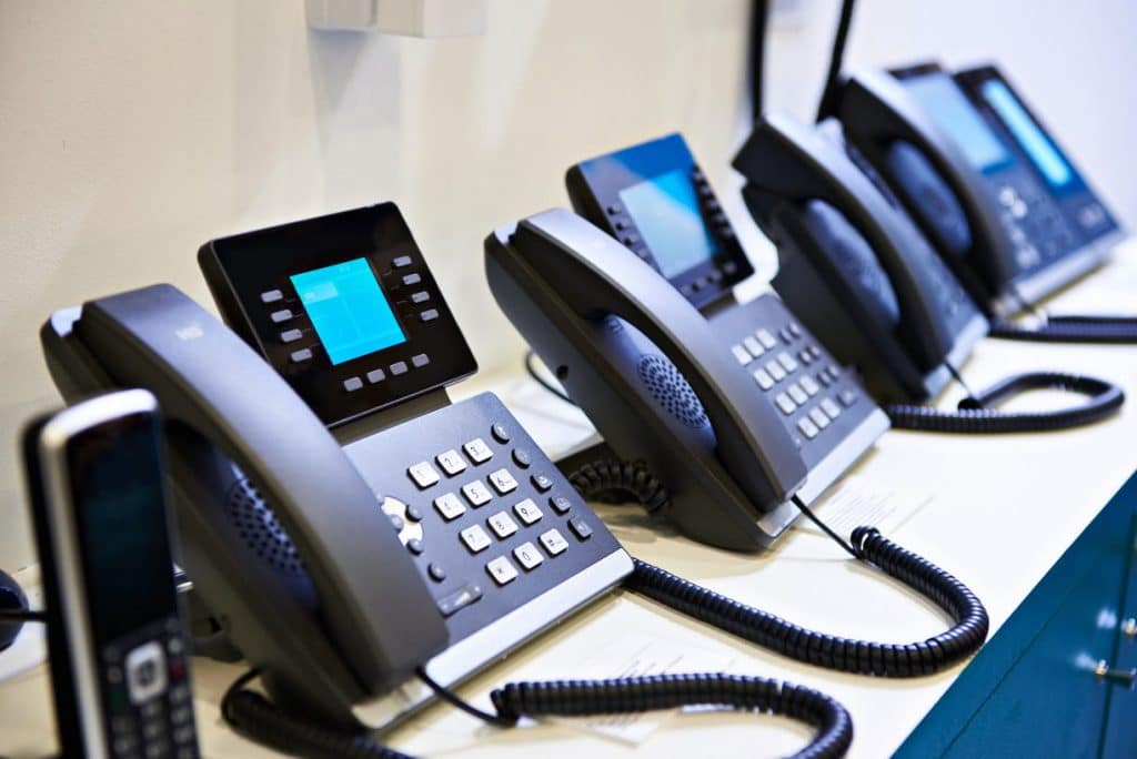 انواع API ها در سرویس VoIP